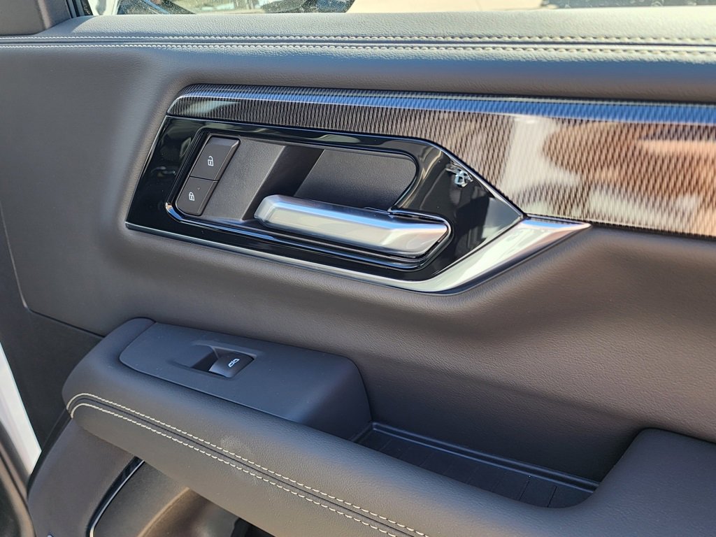 New 2026 GMC Yukon Elevation image 40