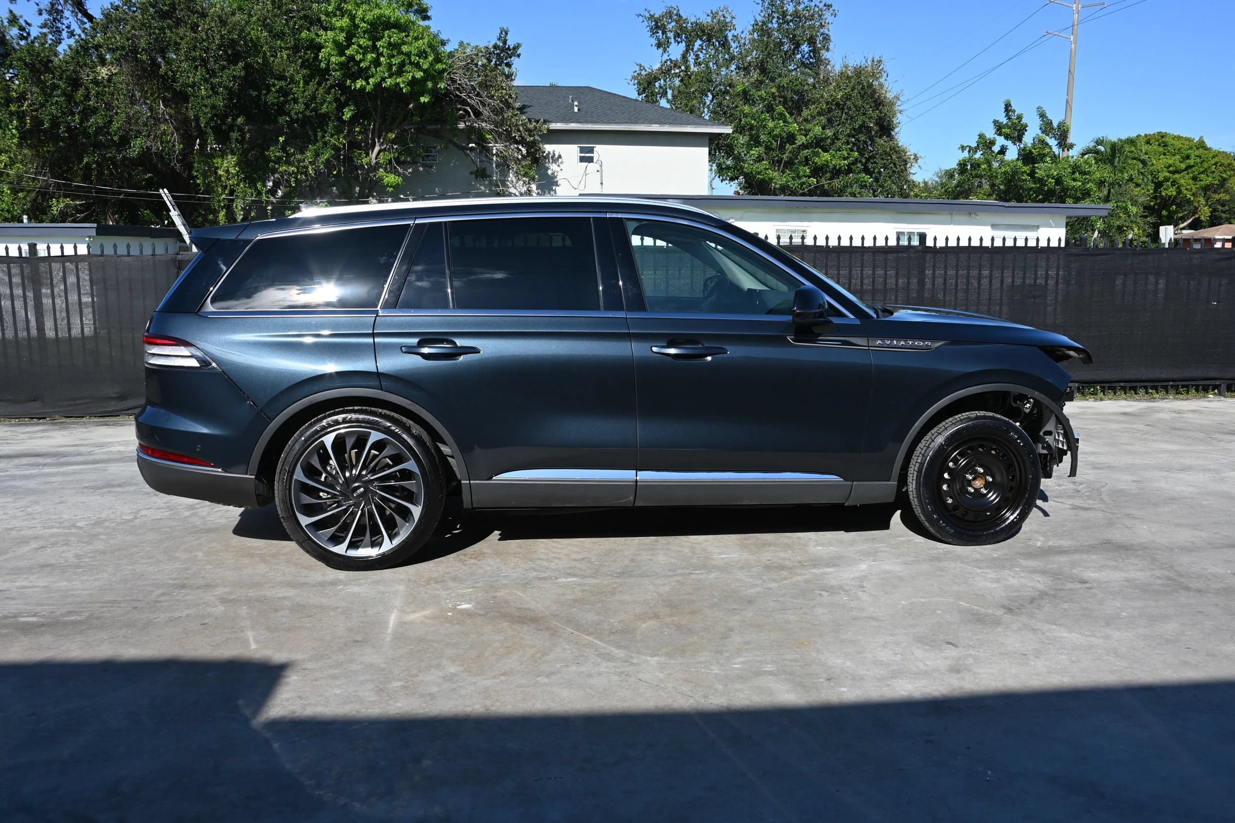 Used 2024 Lincoln Aviator Reserve w/ Equipment Group 201A RWD image 6
