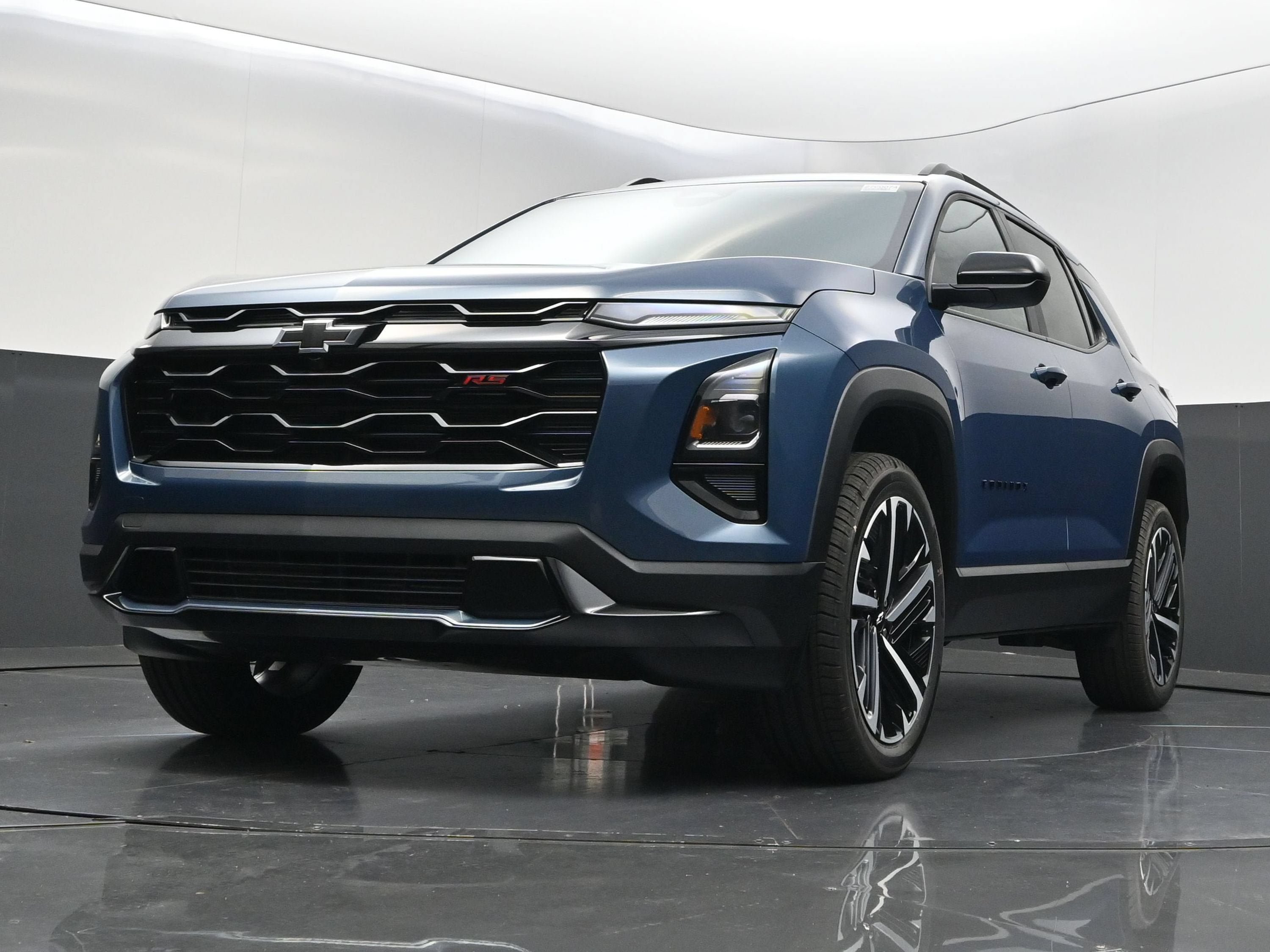 New 2027 Chevrolet Equinox RS w/ Convenience Package III FWD image 44