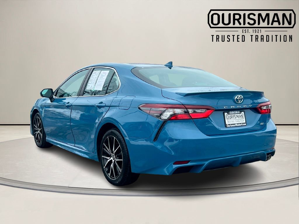 Used 2023 Toyota Camry SE image 4