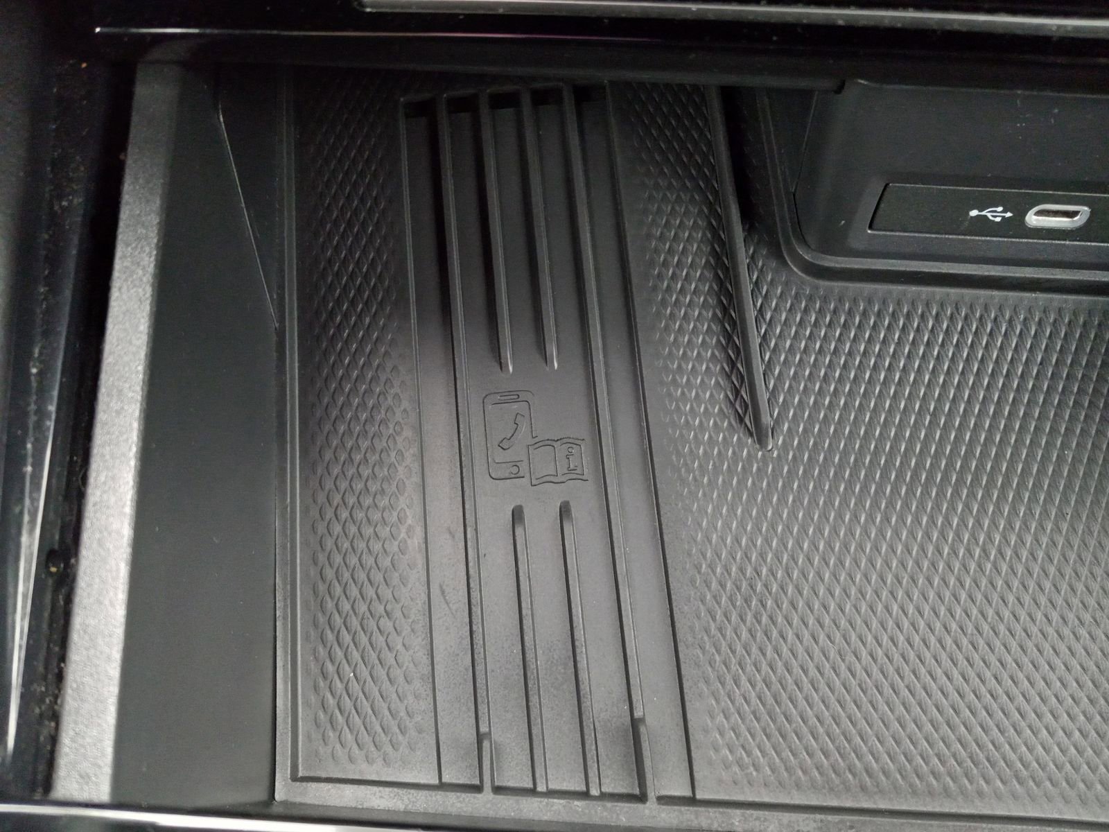 Used 2025 Volkswagen Atlas Cross Sport SE image 22