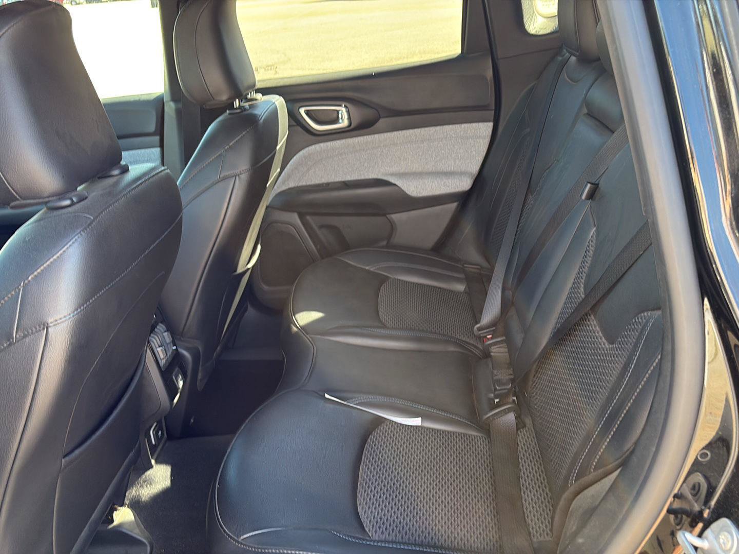 Used 2023 Jeep Compass Latitude AWD/4WD image 6