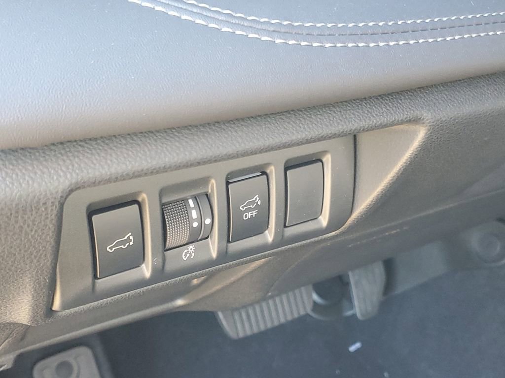 Certified 2025 Subaru Outback Touring XT AWD/4WD image 12