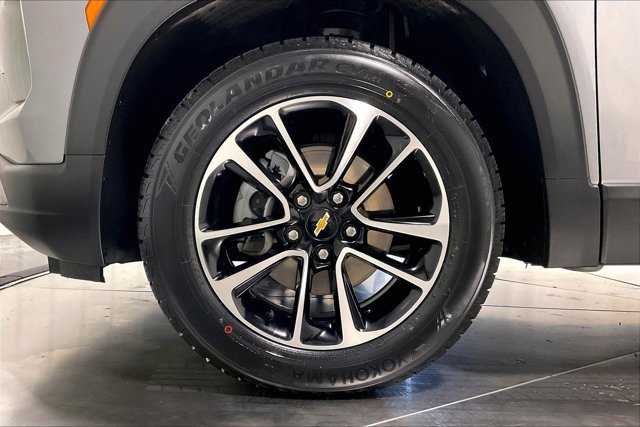 Used 2025 Chevrolet TrailBlazer LT AWD/4WD image 9