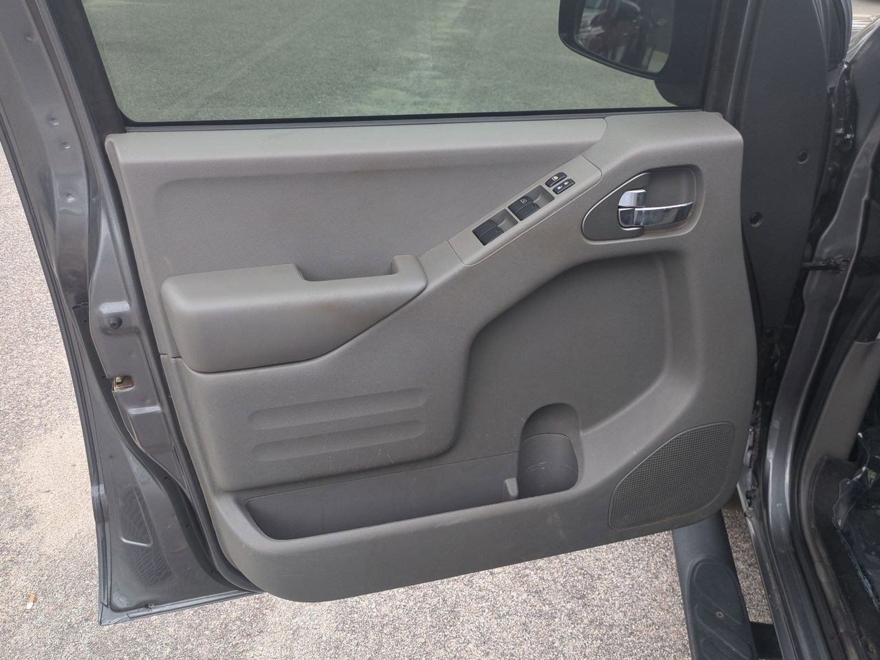 Certified 2021 Nissan Frontier SV w/ Midnight Edition Floor Mats AWD/4WD image 13