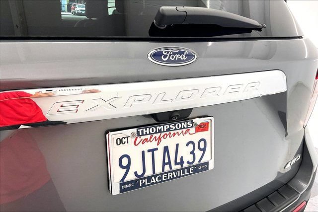 Used 2023 Ford Explorer XLT AWD/4WD image 31