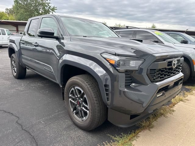 Used 2024 Toyota Tacoma TRD Sport w/ TRD Sport Premium Package AWD/4WD image 2