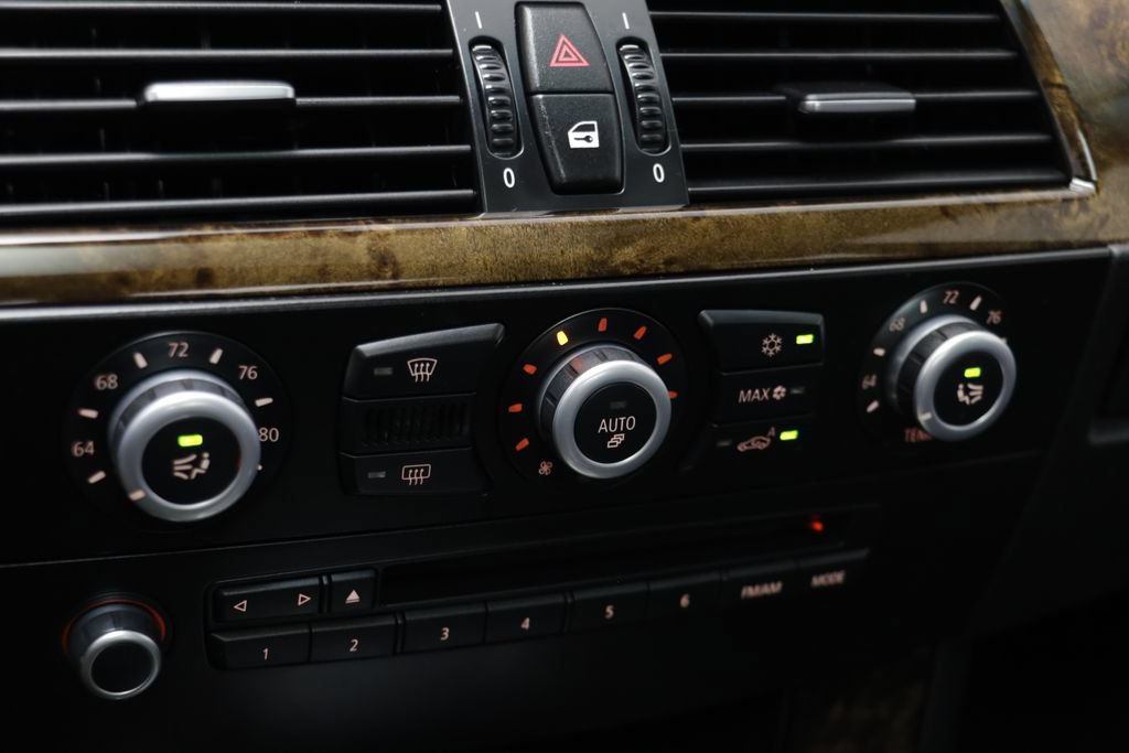 Used 2008 BMW 528xi Sedan AWD/4WD image 10