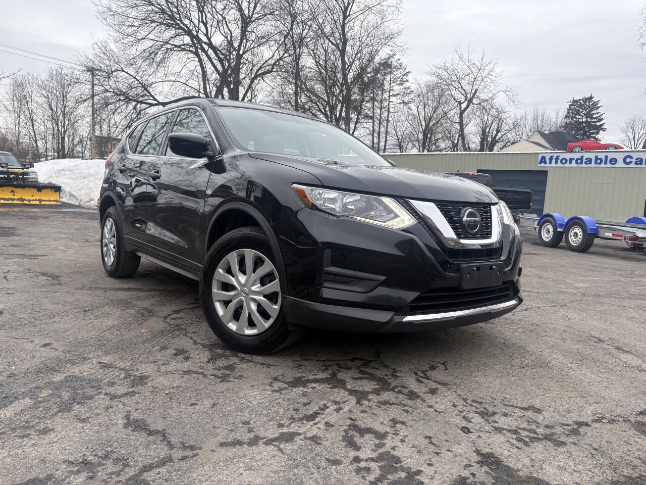 Used 2018 Nissan Rogue S AWD/4WD image 1