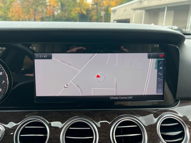 Used 2018 Mercedes-Benz E 400 4MATIC Sedan image 25