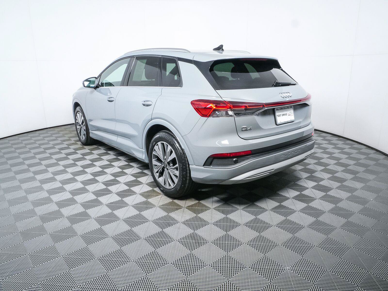 Used 2024 Audi Q4 e-tron Premium w/ Convenience Package RWD image 27