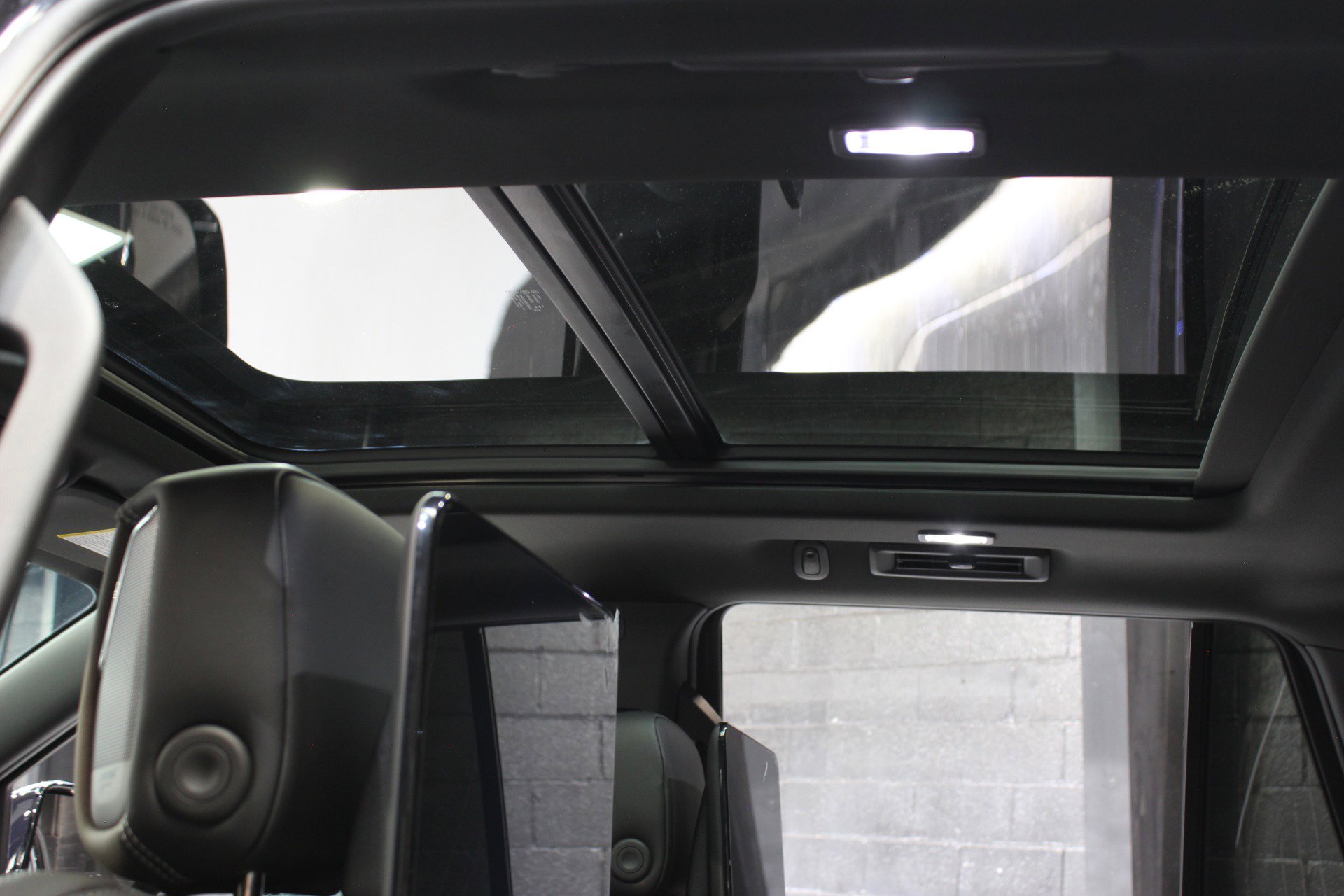 Used 2025 GMC Yukon Denali Ultimate w/ LPO, Floor Liner Package AWD/4WD image 25