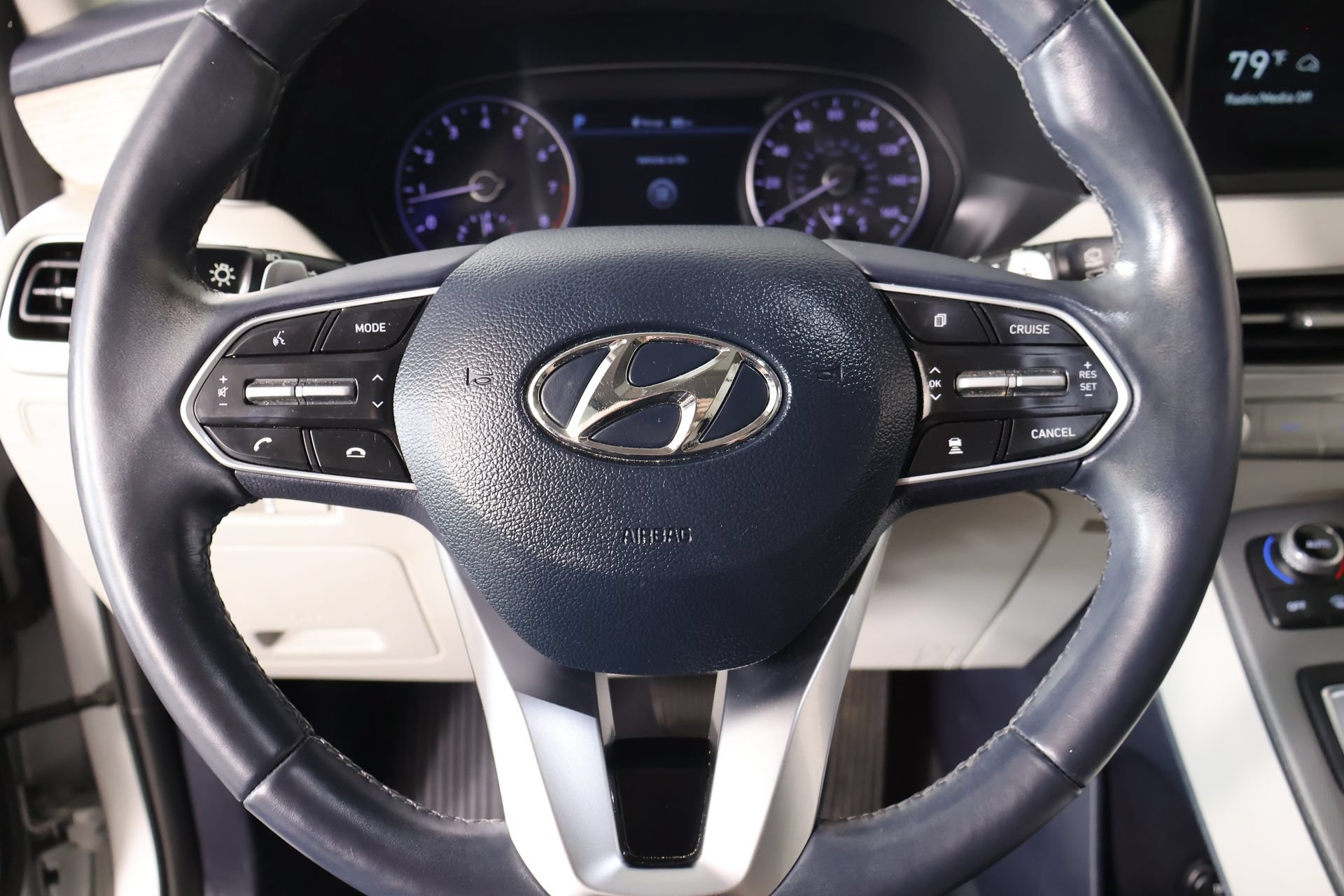 Used 2022 Hyundai Palisade SEL w/ 8P Bench Seat Package FWD image 3