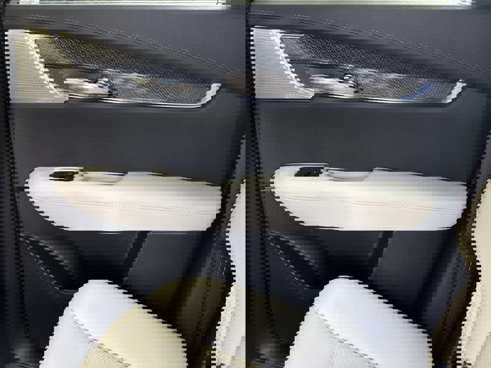 New 2025 Cadillac XT5 Sportv w/ LPO, Floor Liner Package image 15