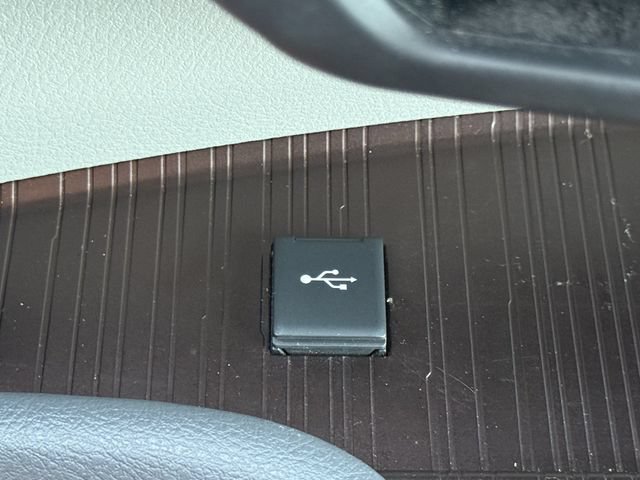 Used 2022 Toyota Sienna XLE FWD image 21