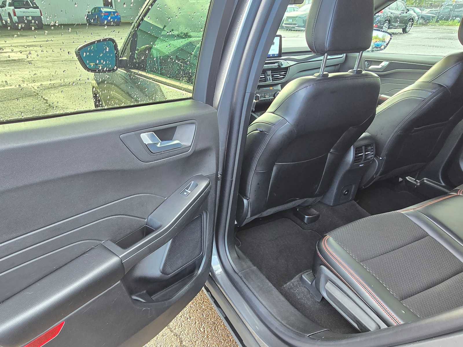 Used 2025 Ford Escape ST-Line Select AWD/4WD image 16