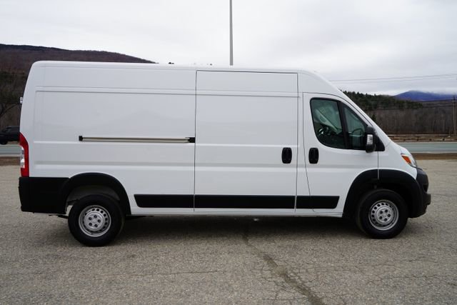 Used 2024 RAM ProMaster 2500 w/ Premium Convenience Group image 8