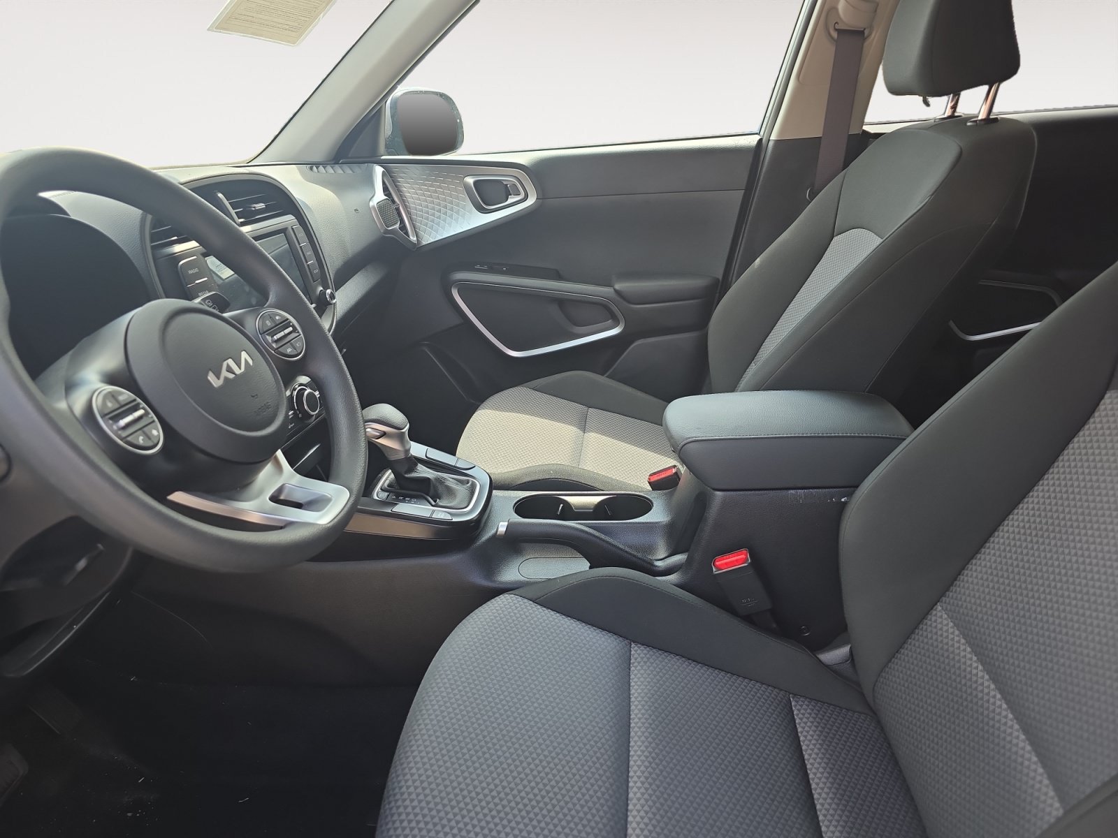 Certified 2025 Kia Soul LX w/ LX Technology Package FWD image 20