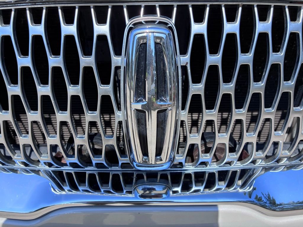Used 2020 Lincoln Nautilus FWD w/ Equipment Group 101A image 3