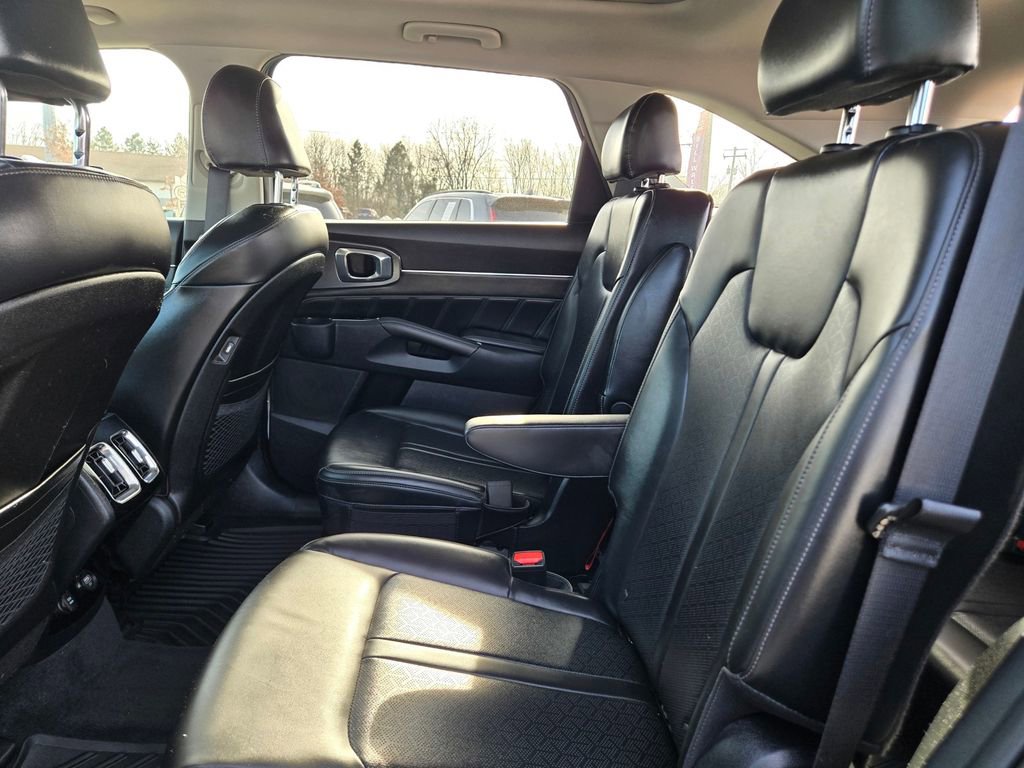 Used 2023 Kia Sorento SX AWD/4WD image 28
