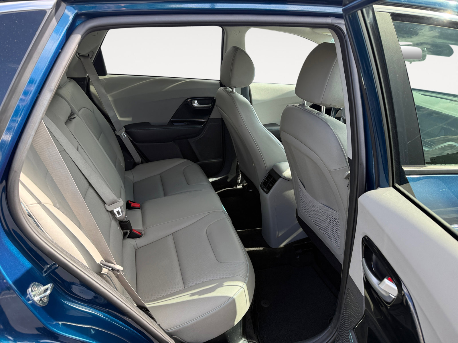 Used 2022 Kia Niro Touring Special Edition FWD image 18