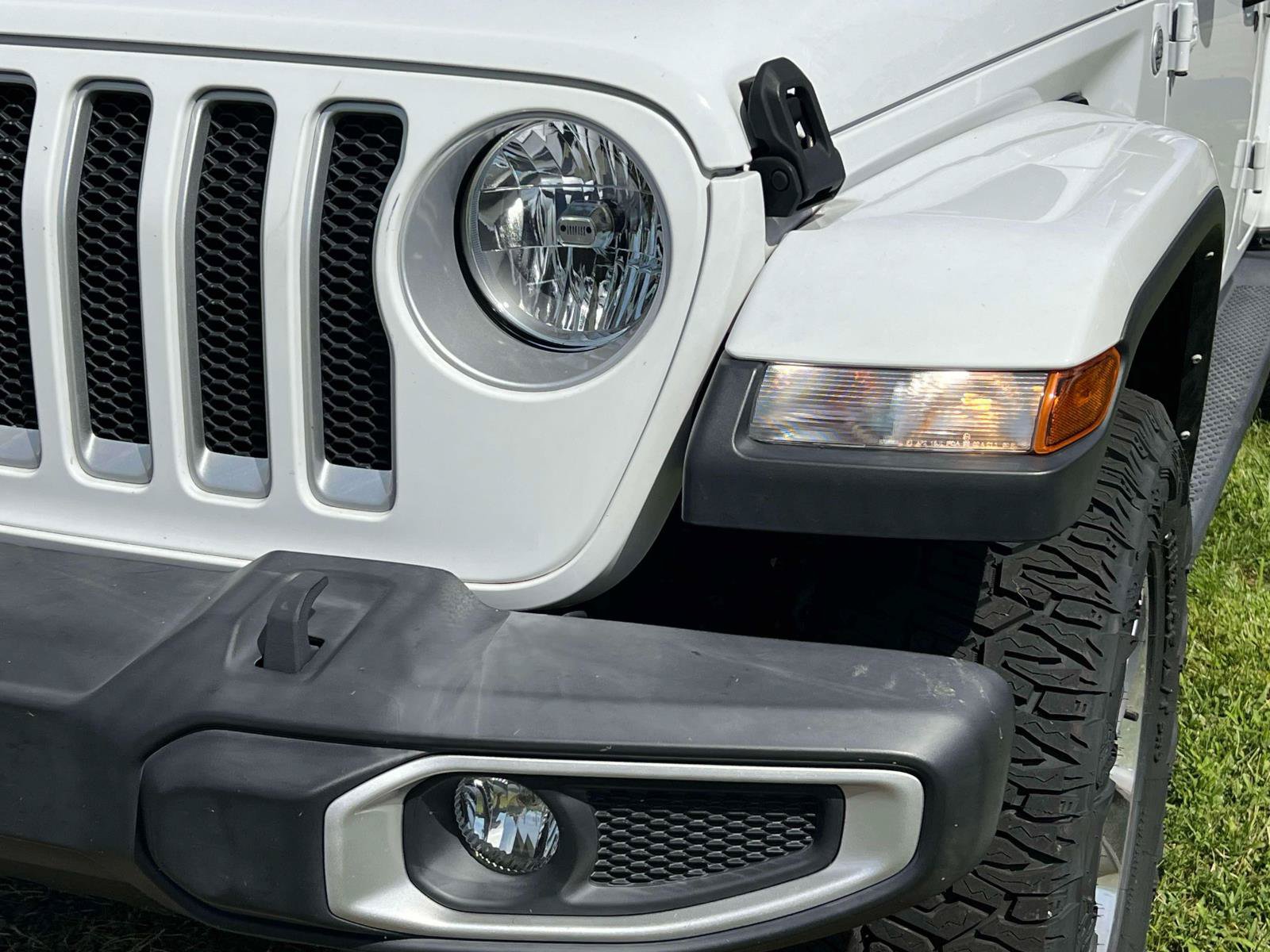 Used 2022 Jeep Wrangler Unlimited Sahara w/ Cold Weather Group AWD/4WD image 7
