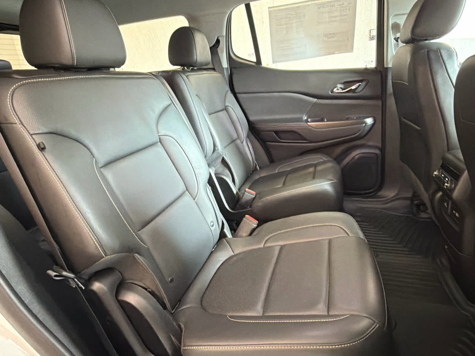 Used 2023 GMC Acadia SLT FWD image 33