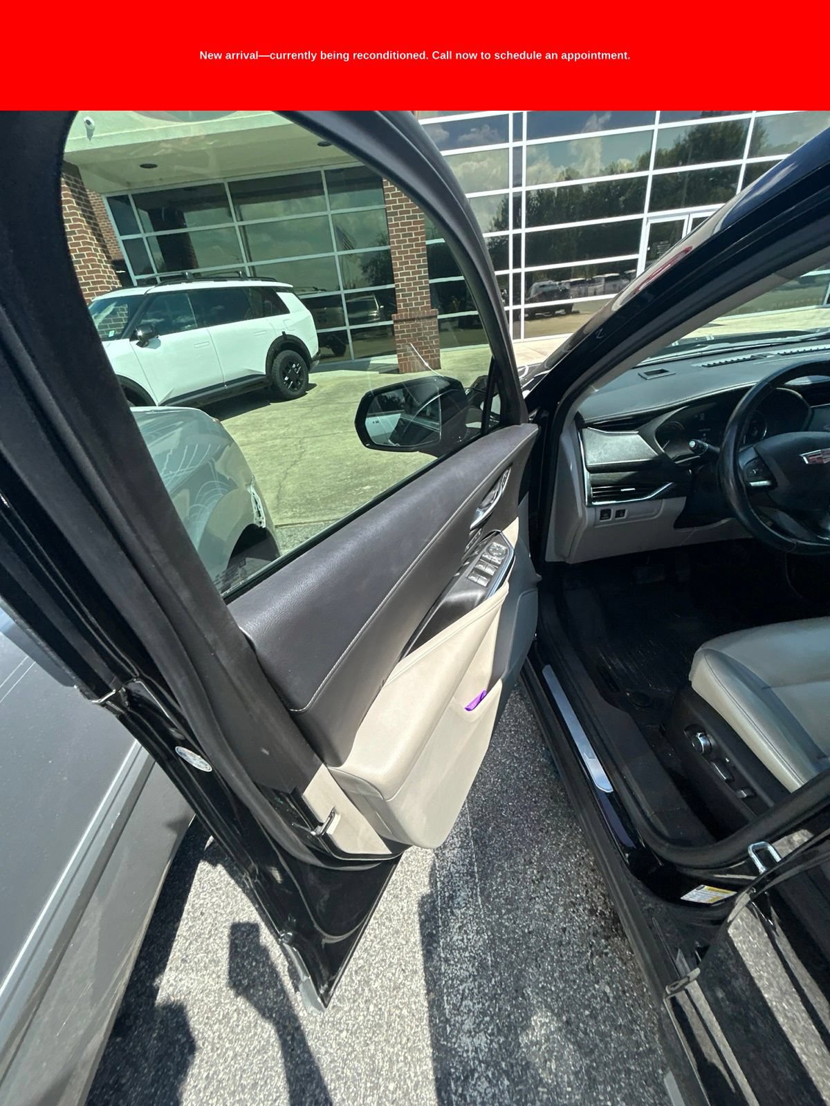 Used 2021 Cadillac XT4 Premium Luxury FWD image 4
