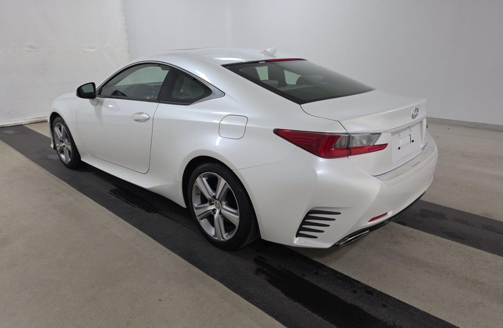 Used 2016 Lexus RC 200t w/ Accessory Package 2 RWD image 5
