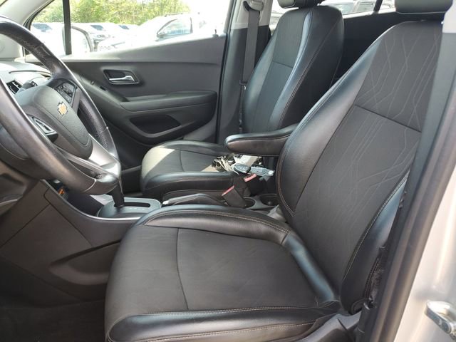 Used 2020 Chevrolet Trax LT w/ LT Convenience Package image 25