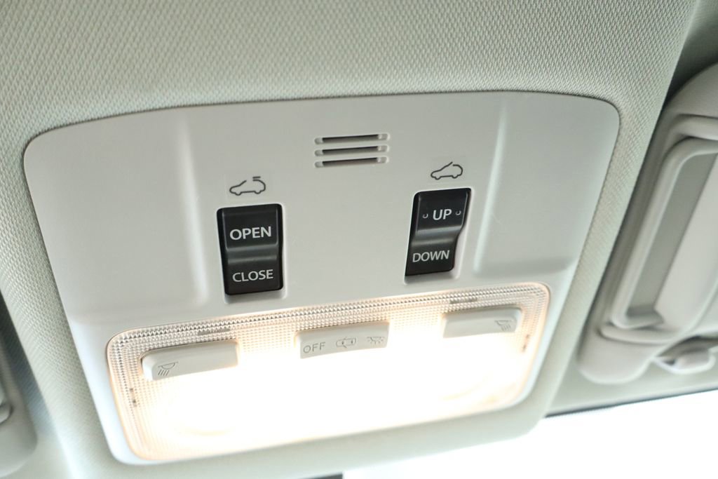 Used 2015 Toyota RAV4 XLE AWD/4WD image 25