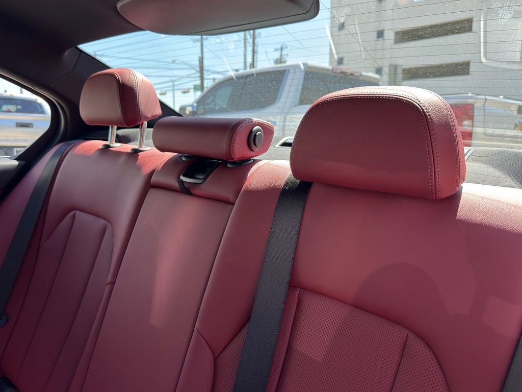 Used 2025 BMW 330i xDrive 330i xDrive image 30