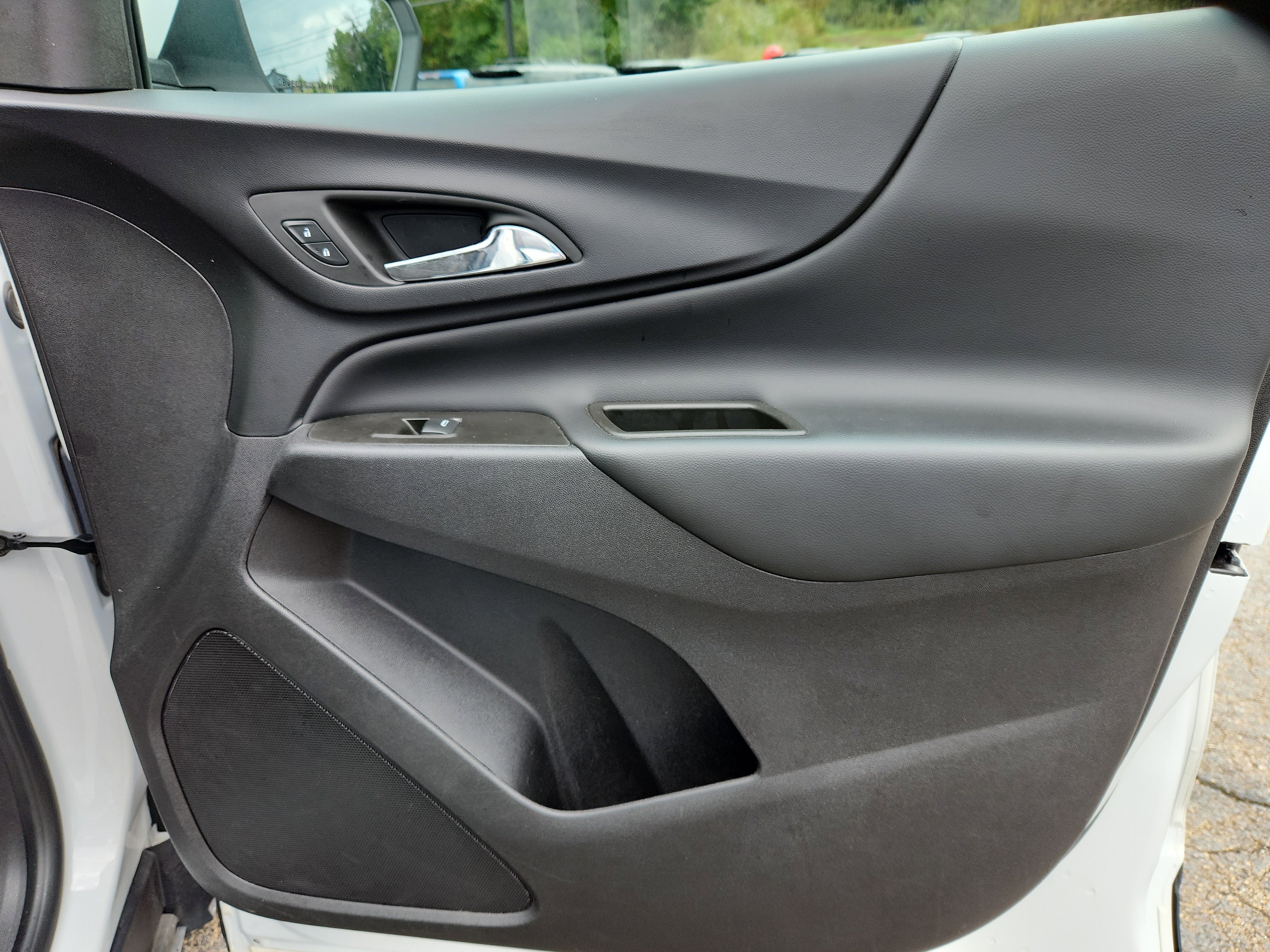 Used 2024 Chevrolet Equinox LT image 46