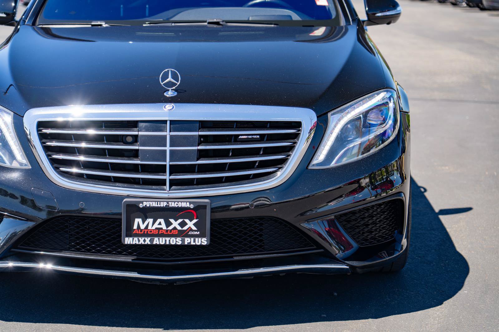 Used 2016 Mercedes-Benz S 63 AMG 4MATIC Sedan w/ Driver Assistance Package image 5