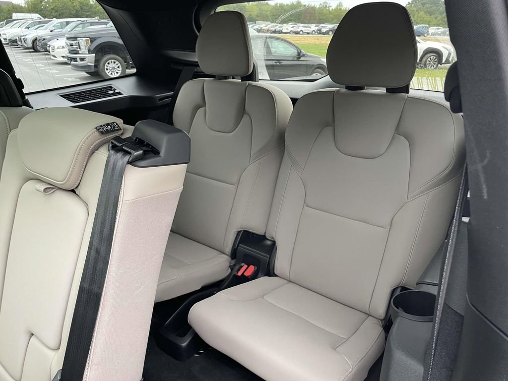 New 2026 Volvo XC90 B6 Plus w/ Protection Package Premier image 3