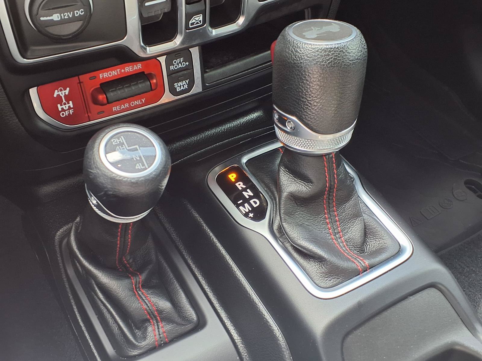 Used 2023 Jeep Wrangler Unlimited Rubicon AWD/4WD image 10