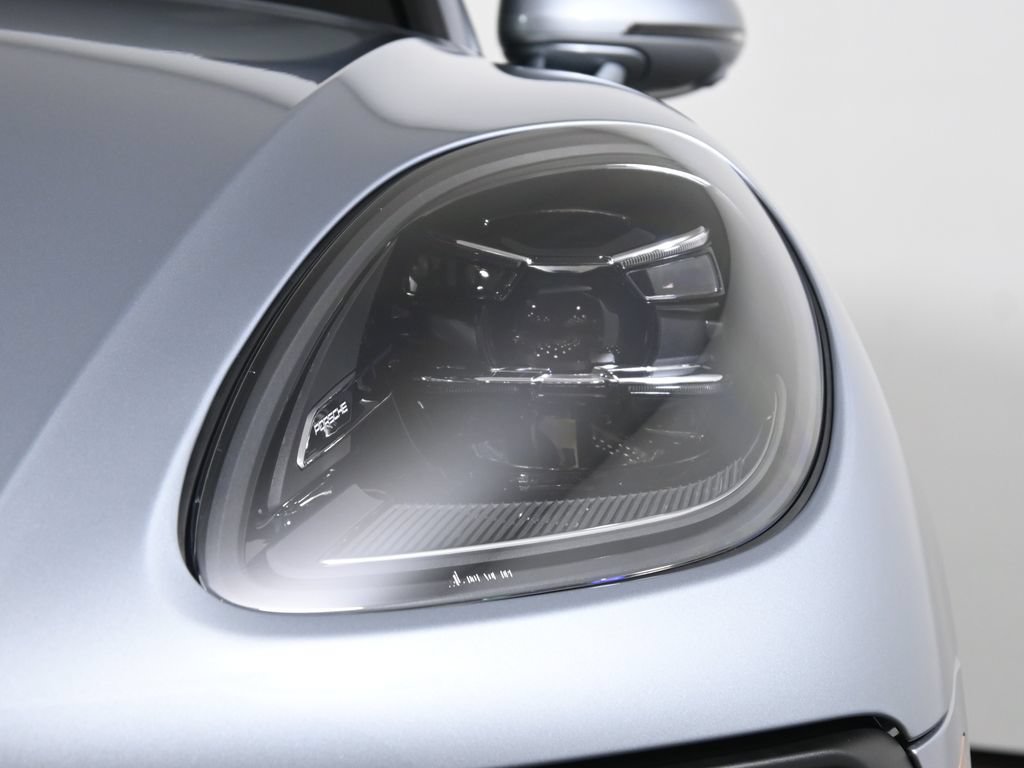 New 2026 Porsche Macan AWD/4WD image 11