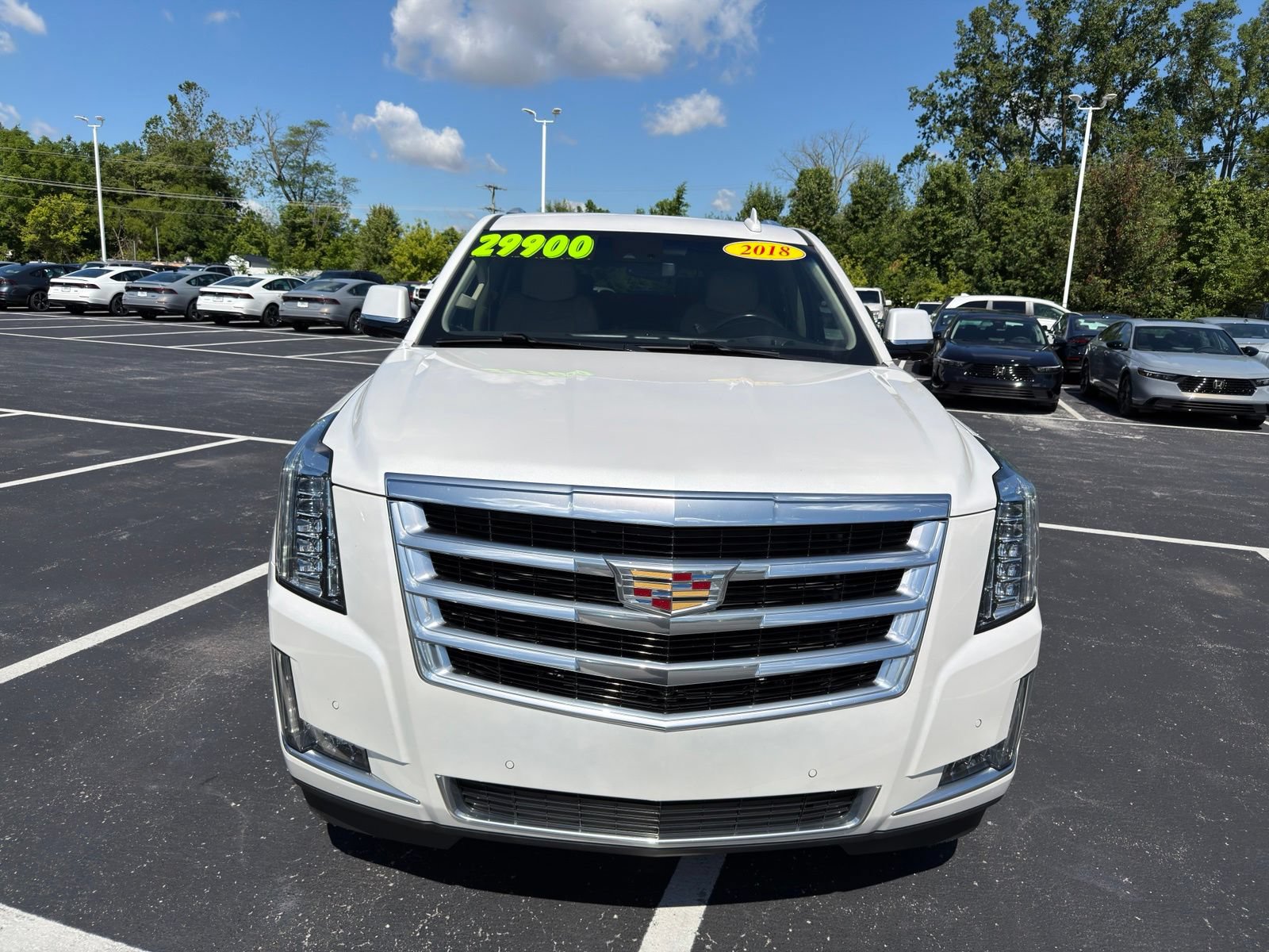 Used 2018 Cadillac Escalade Luxury AWD/4WD image 10