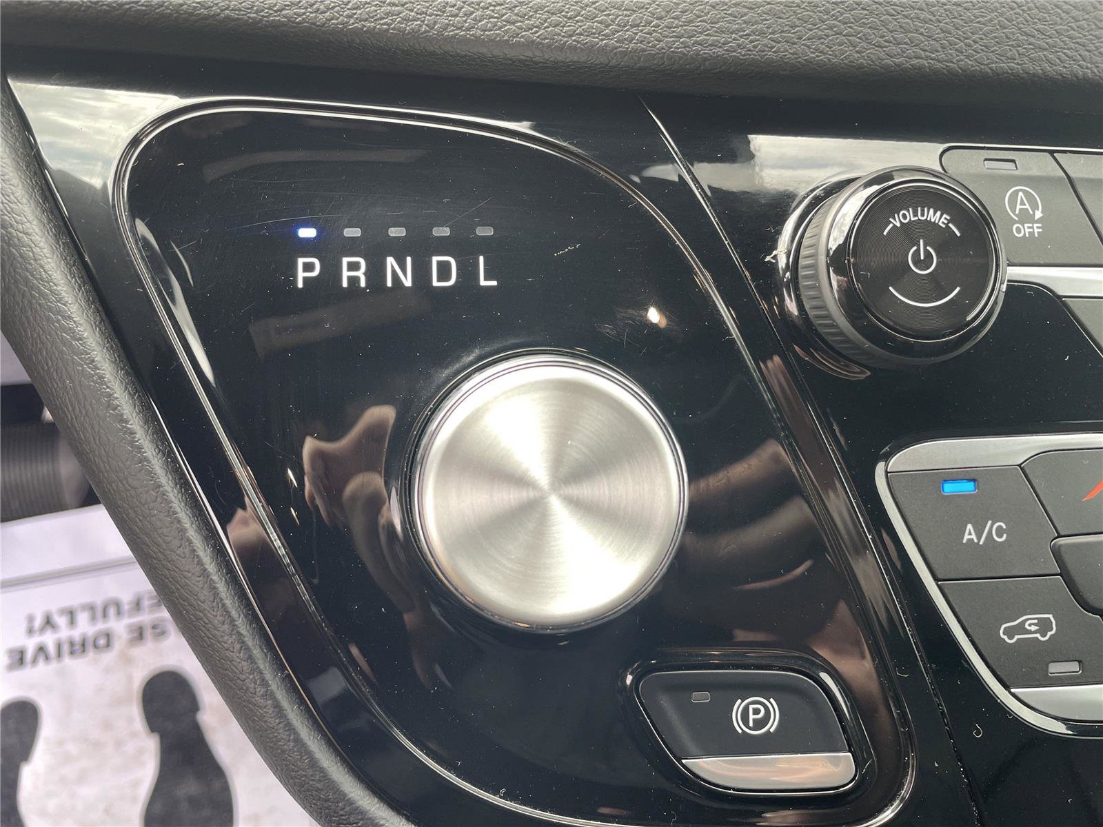 Used 2025 Chrysler Pacifica Select FWD image 23