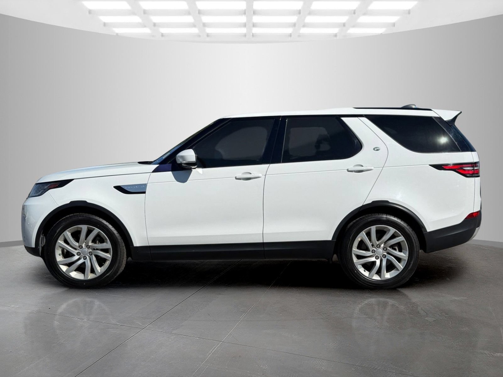 Used 2017 Land Rover Discovery HSE AWD/4WD image 8