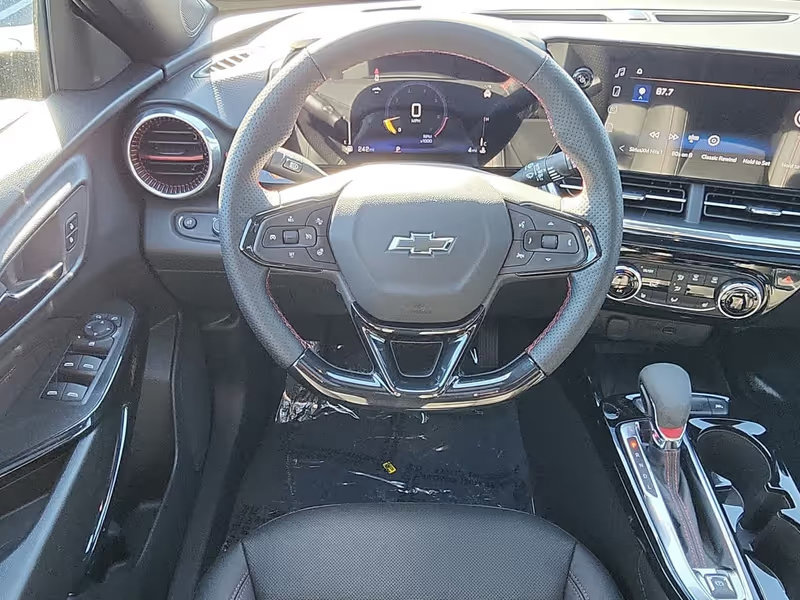 New 2026 Chevrolet Trax RS w/ Sunroof Package image 12