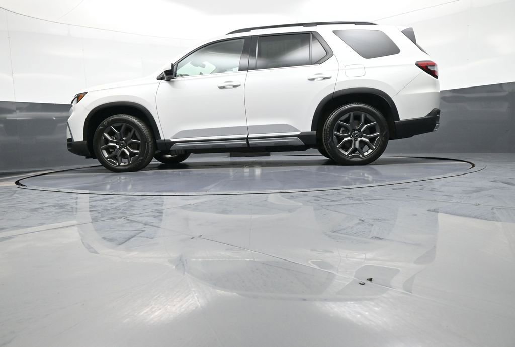 Used 2024 Honda Pilot Elite image 35