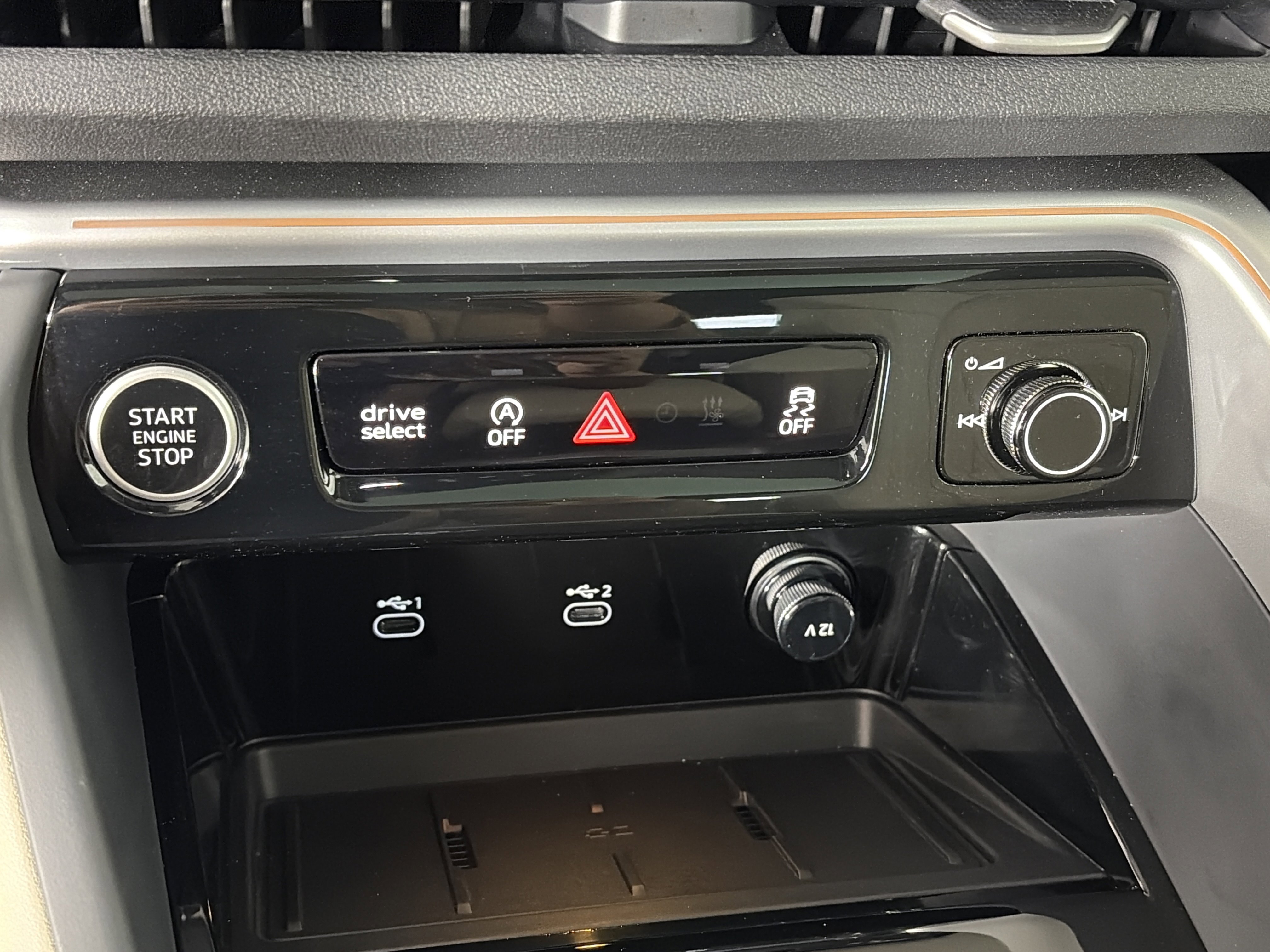 Used 2025 Audi Q5 Premium Plus w/ Premium Plus image 24