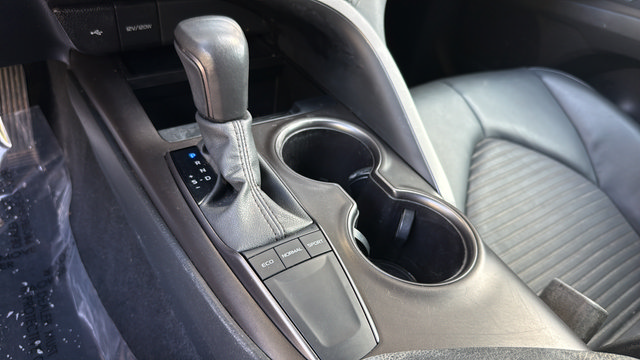 Used 2024 Toyota Camry SE FWD image 18