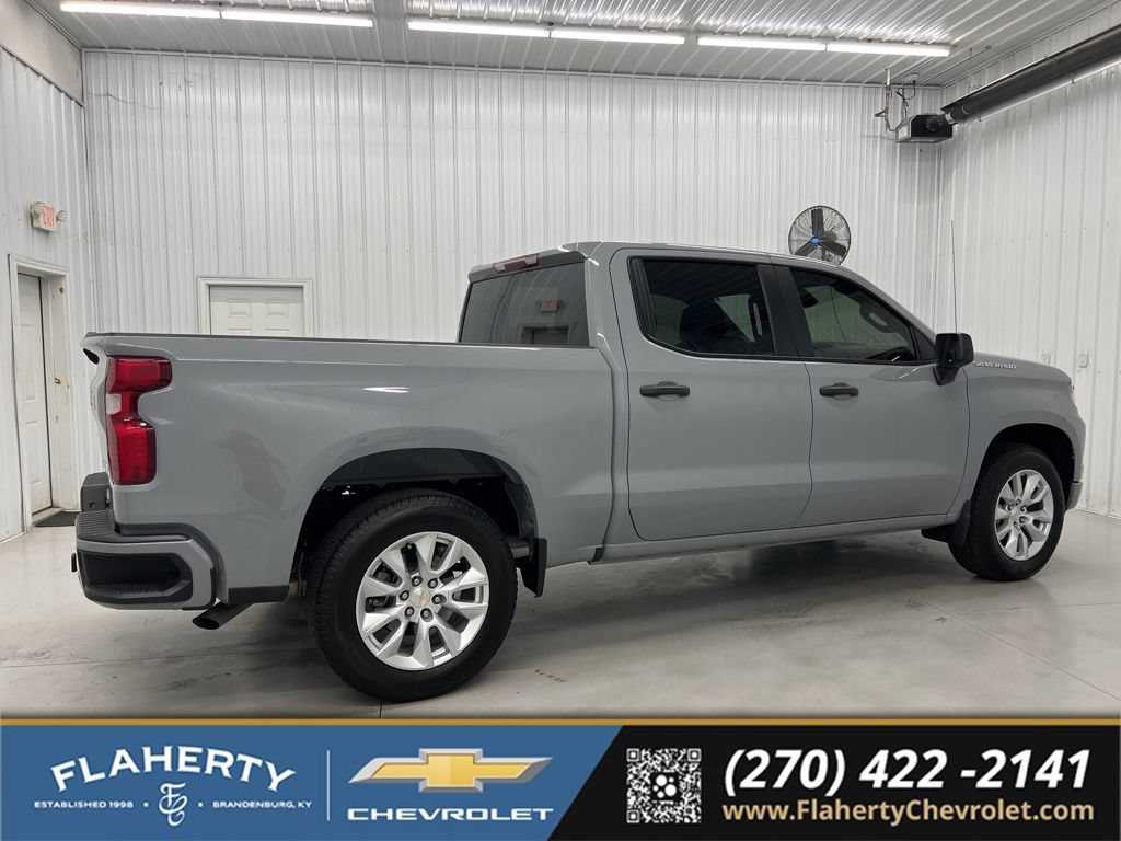 Used 2025 Chevrolet Silverado 1500 Custom RWD image 2