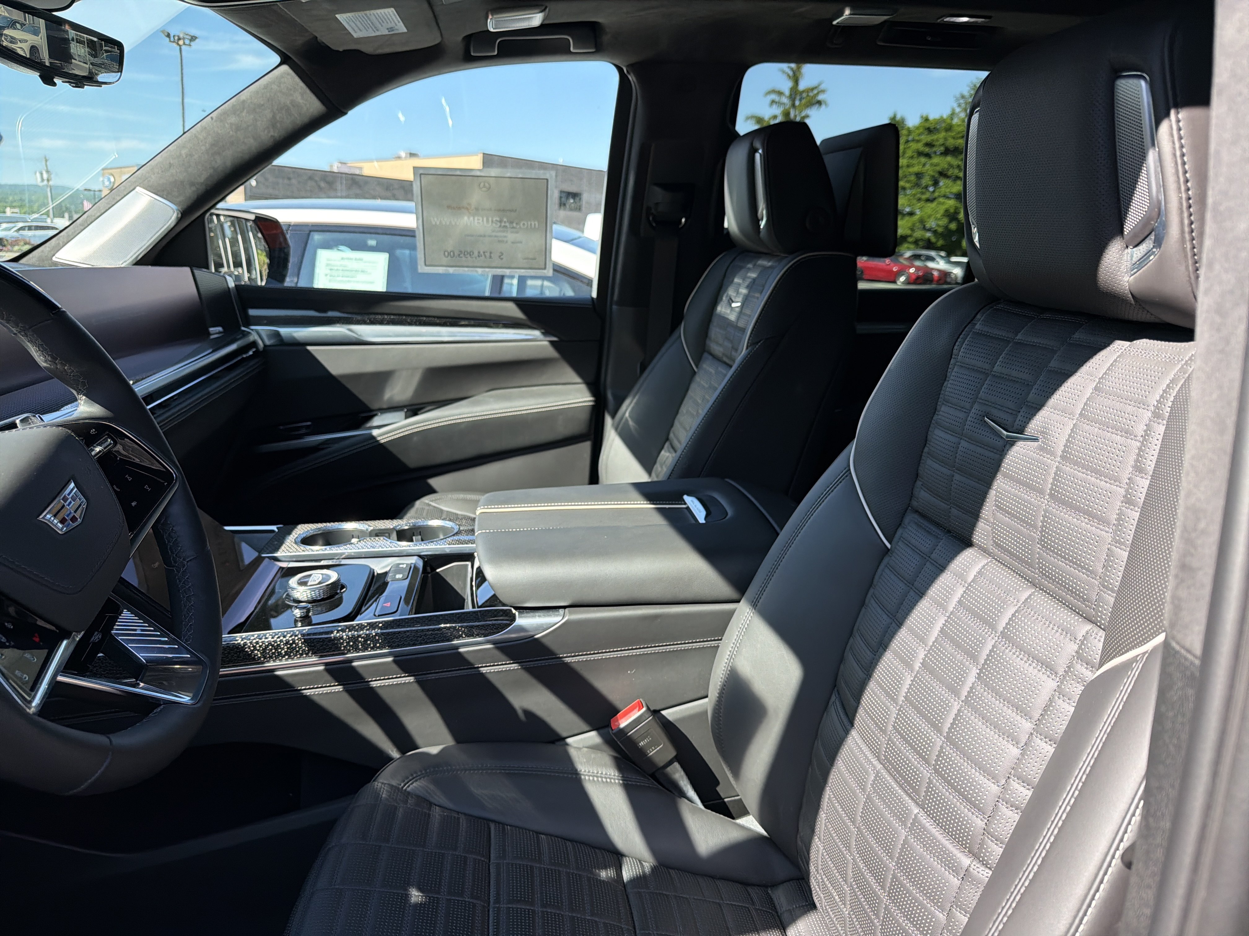 Used 2025 Cadillac Escalade V AWD/4WD image 11