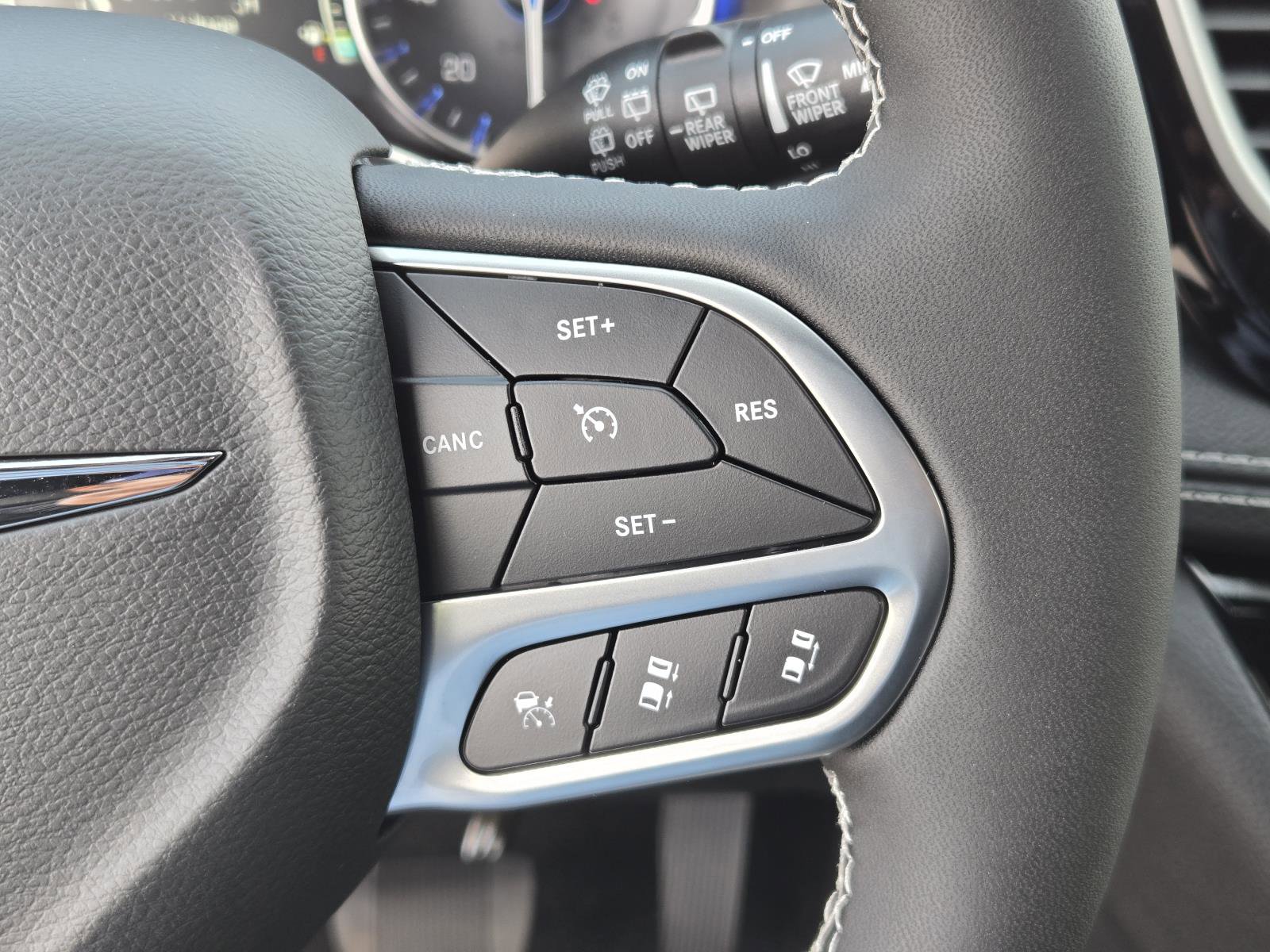 New 2026 Chrysler Pacifica Select image 20