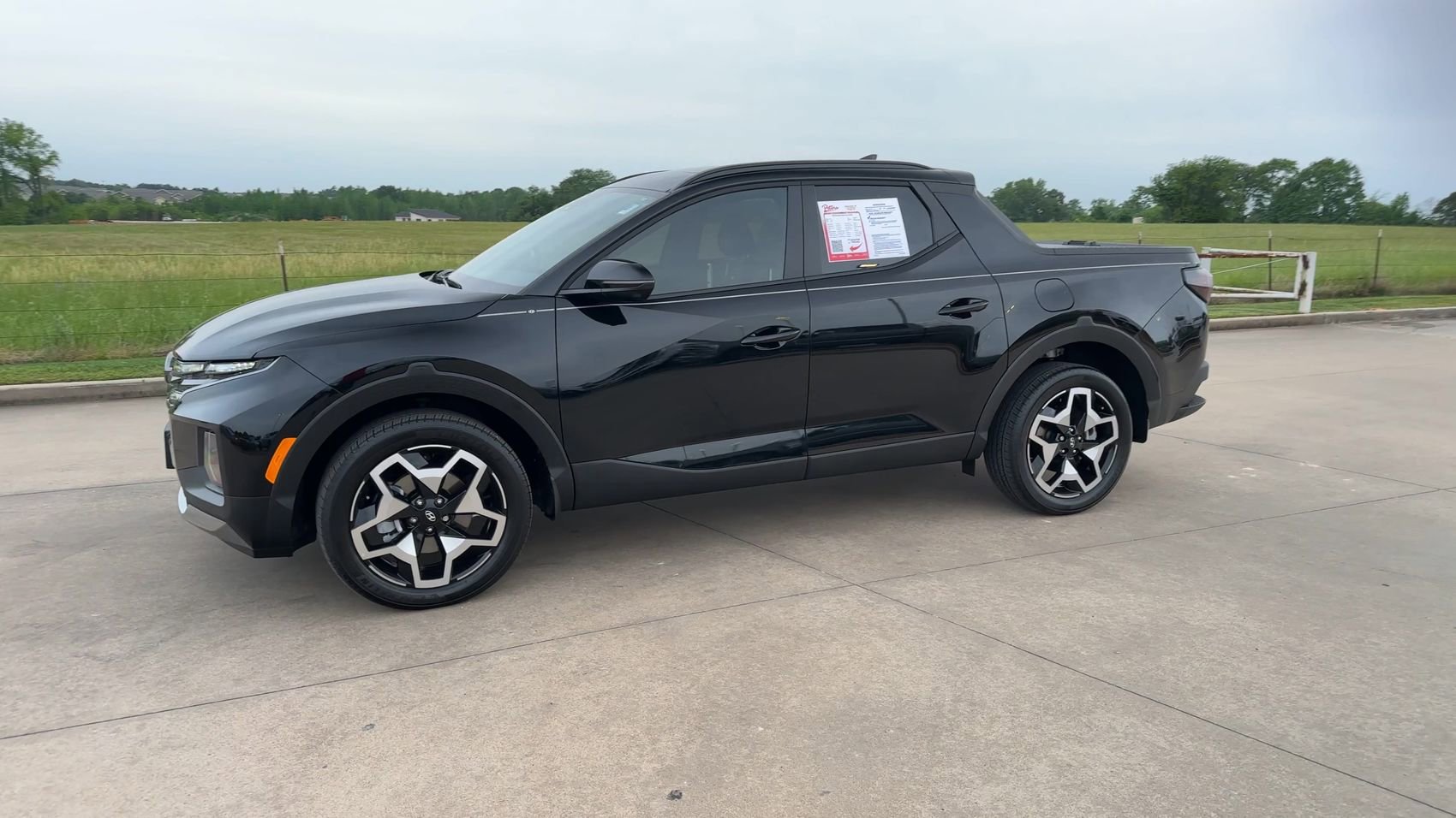Used 2024 Hyundai Santa Cruz Limited AWD/4WD image 4