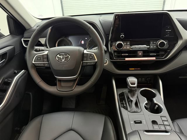 Used 2026 Toyota Highlander XLE AWD/4WD image 31