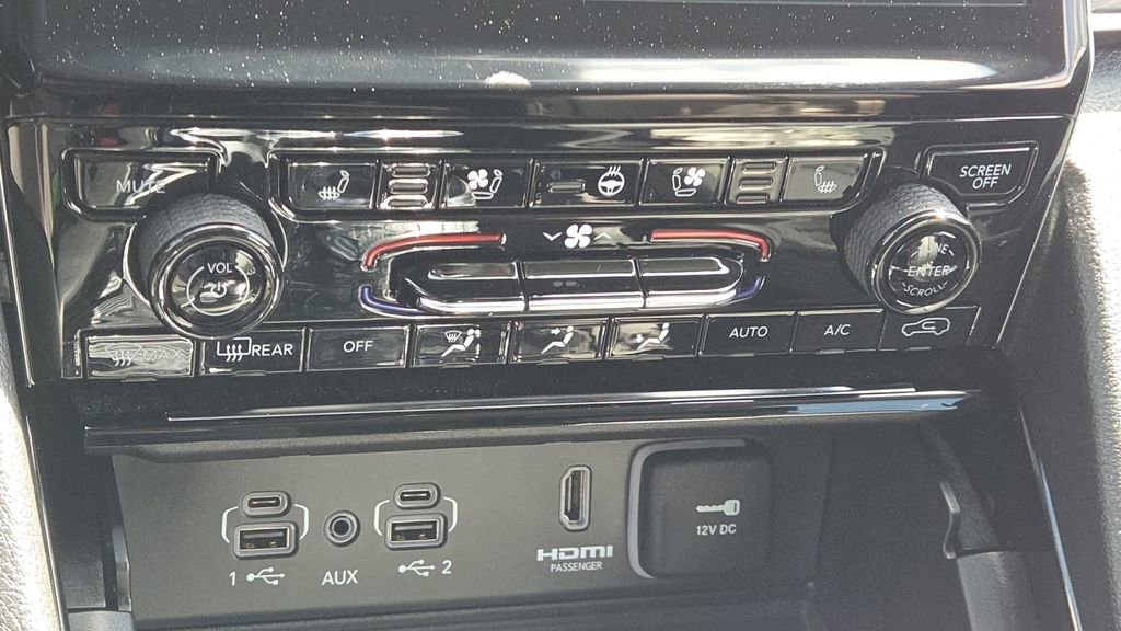 Used 2023 Jeep Grand Cherokee L Limited w/ Luxury Tech Group II image 15